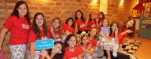 Festa do Pijama reune amigos de forma divertida